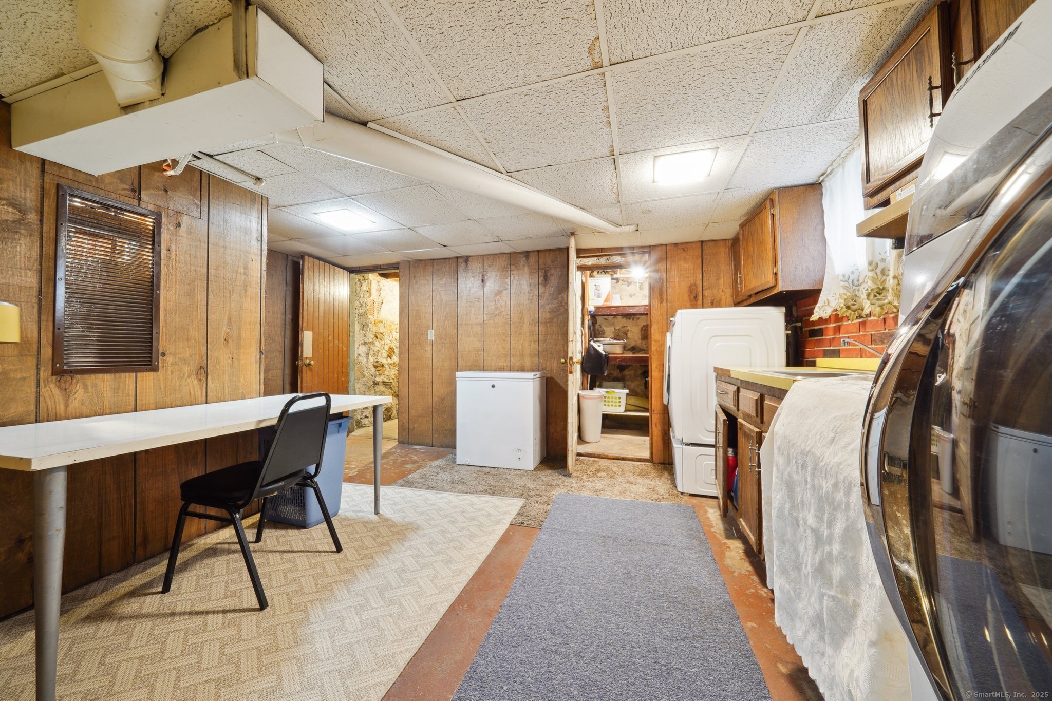 17 Alden Street Stamford, CT 06902 - Photo 20 of 34 a view of a dining room with furniture
