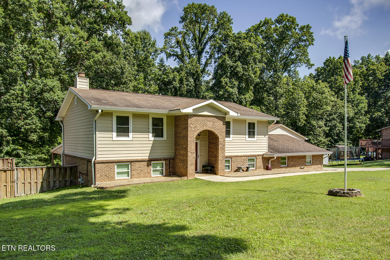 145 Van Stowe Road Harriman, TN 37748 - Photo 5 of 60 05_VanStoweRoad_145_FrontLeft