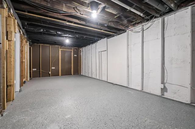 $189,000 | 546 Washburn Avenue, Kalamazoo, MI 49048