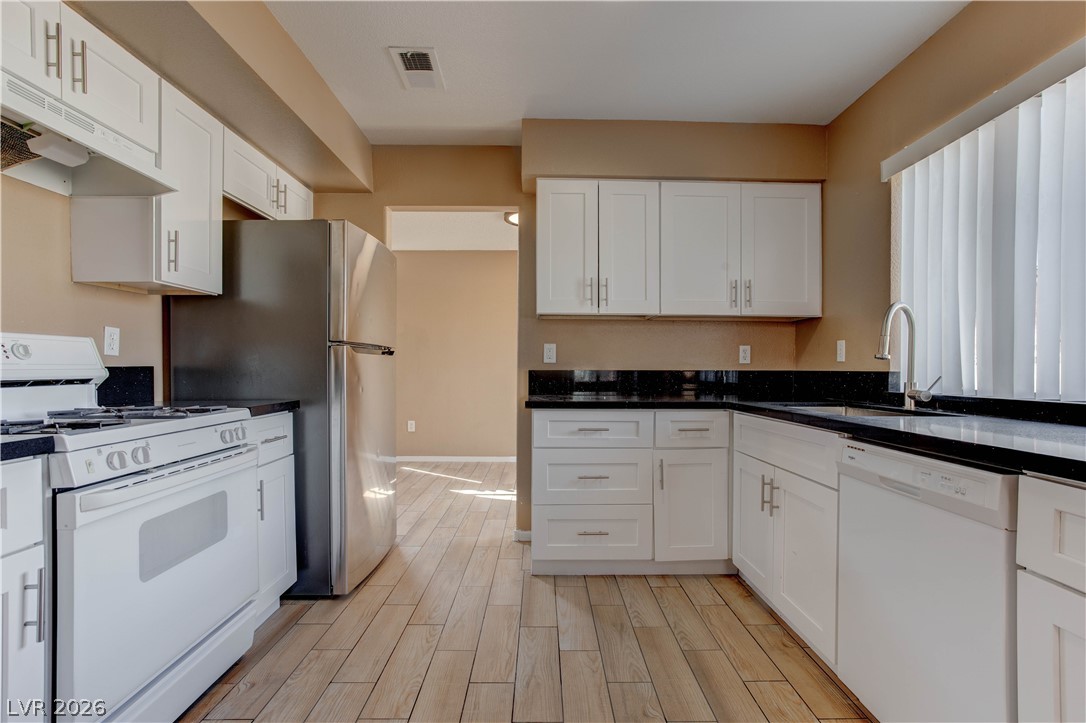 4140 North Compass Rose Way Las Vegas, NV 89108 - Photo 13 of 46