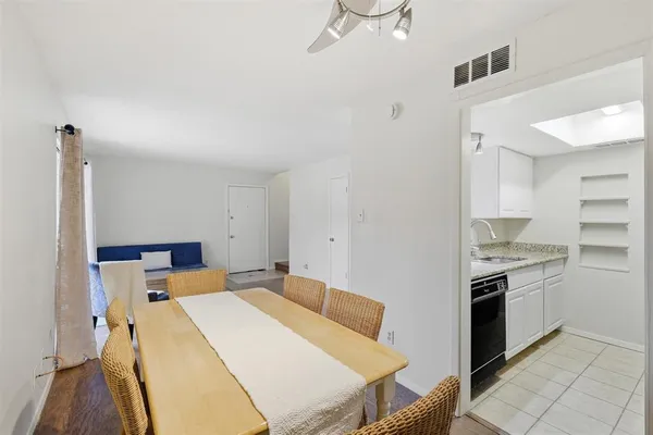 $1,300 | 12818 Midway Road, Unit 2078, Dallas, TX 75244