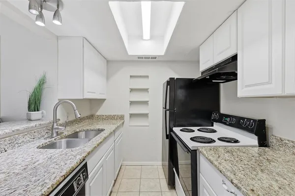 $1,300 | 12818 Midway Road, Unit 2078, Dallas, TX 75244