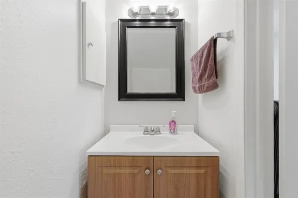 $1,300 | 12818 Midway Road, Unit 2078, Dallas, TX 75244
