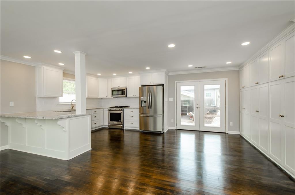 729 Sunnybrook Drive Decatur, GA 30033 - Photo 9 of 49