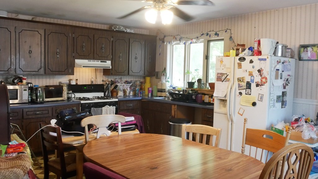 10 Andover Road Billerica, MA 01821 - Photo 4 of 23