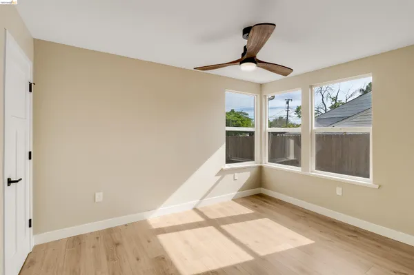 a view of entryway with a rug