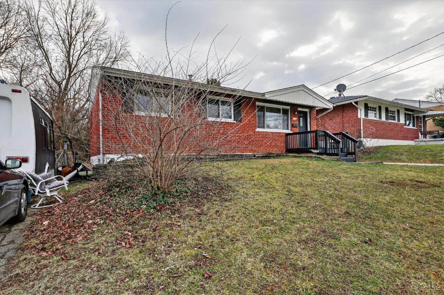 2547 Adams Road Cincinnati, OH 45231 - Photo 27 of 32