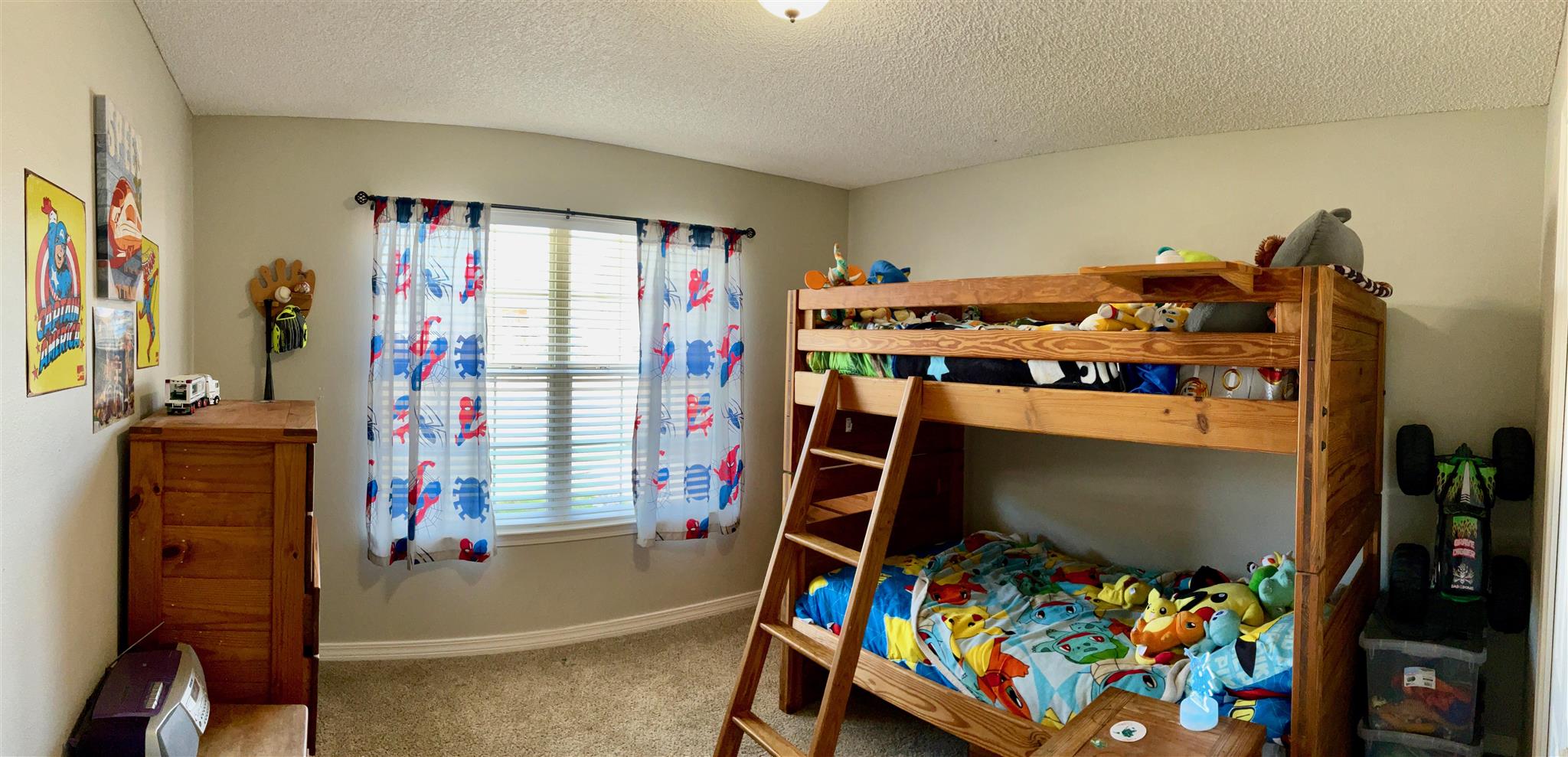 596 Batten Boulevard Pensacola, FL 32507 - Photo 38 of 48 a room with furniture and storage