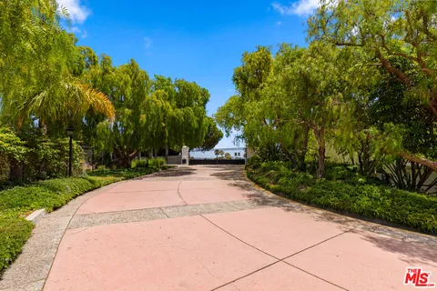 $1,699,999 | 6435 Zumirez Drive, Unit 14, Malibu, CA 90265