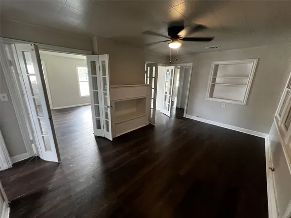 $1,800 | 1805 East North Street, Victoria, TX 77901