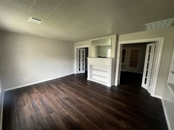 $1,800 | 1805 East North Street, Victoria, TX 77901