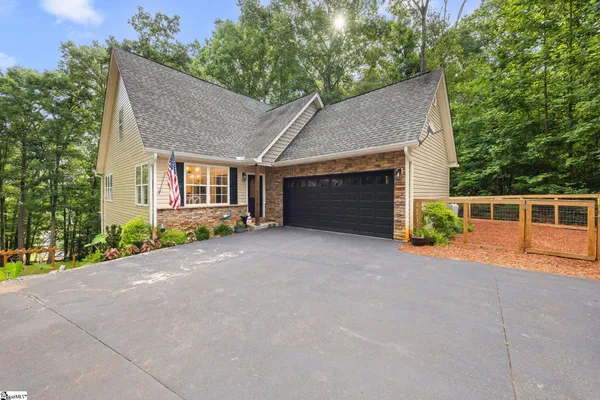 $725,000 | 104 Benjamin Drive, Townville, SC 29689