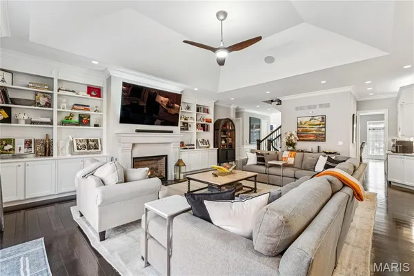$2,950,000 | 1 Tuscany Park, Clayton, MO 63105