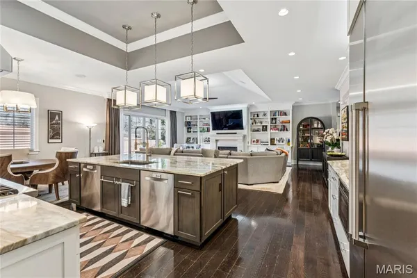 $2,950,000 | 1 Tuscany Park, Clayton, MO 63105