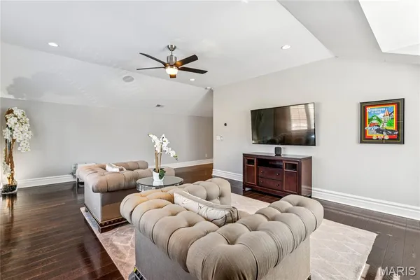 $2,950,000 | 1 Tuscany Park, Clayton, MO 63105