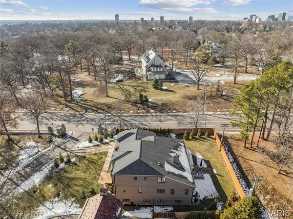 $2,950,000 | 1 Tuscany Park, Clayton, MO 63105