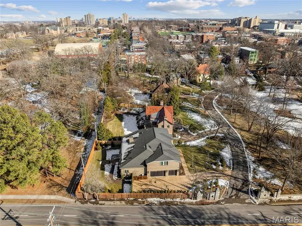 $2,950,000 | 1 Tuscany Park, Clayton, MO 63105