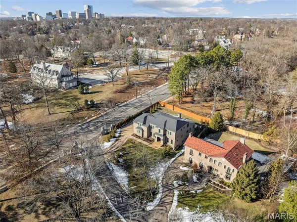$2,950,000 | 1 Tuscany Park, Clayton, MO 63105