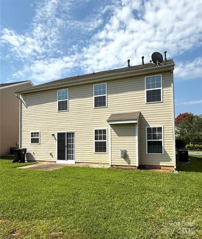 a view of a tennis court