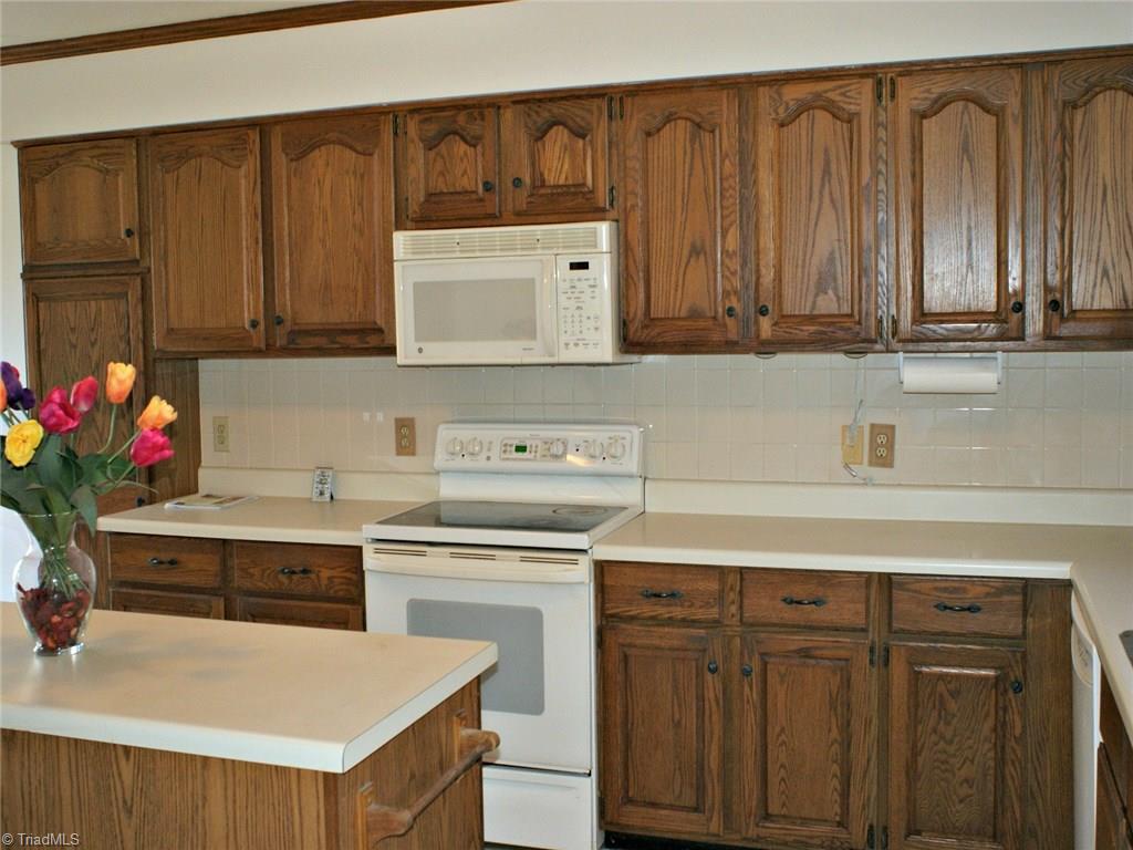 8046 Lasater Road Clemmons, NC 27012 - Photo 5 of 24 Gallery Image 5