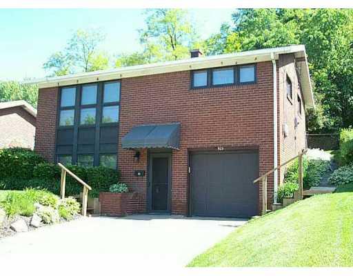 925 Forsythe Road Carnegie, PA 15106 - Photo 1 of 1 Exterior Front.