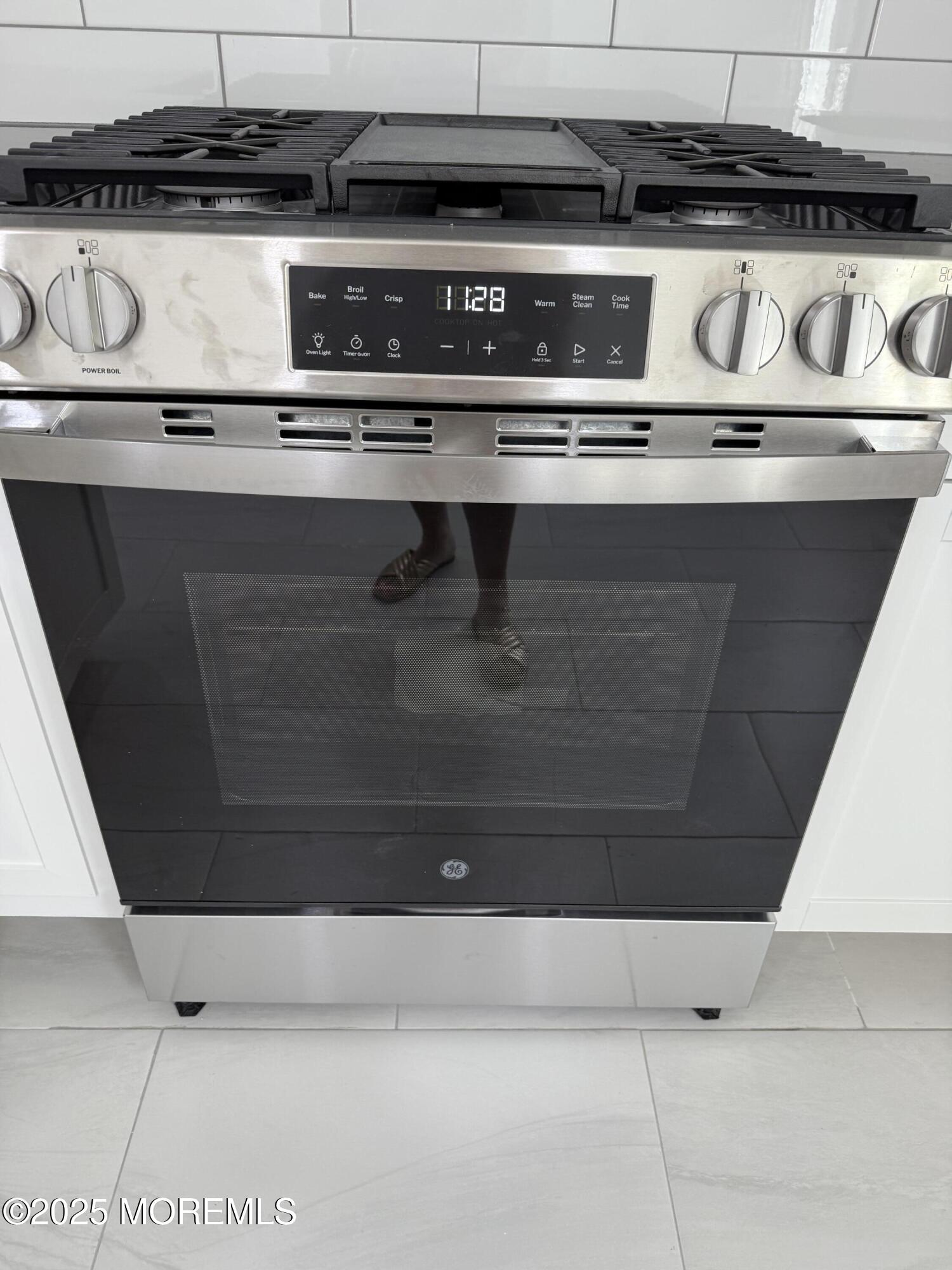 140 Franklin Avenue, Unit 3 Long Branch, NJ 07740 - Photo 4 of 14 a close view of stove