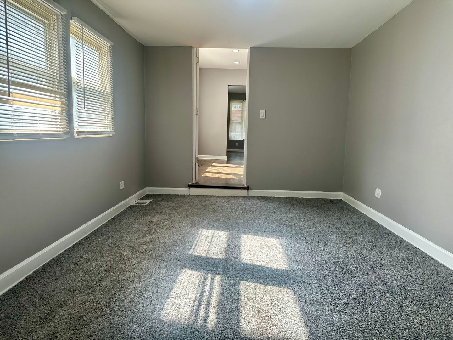 8521 South Carpenter Street Chicago, IL 60620 - Photo 13 of 32