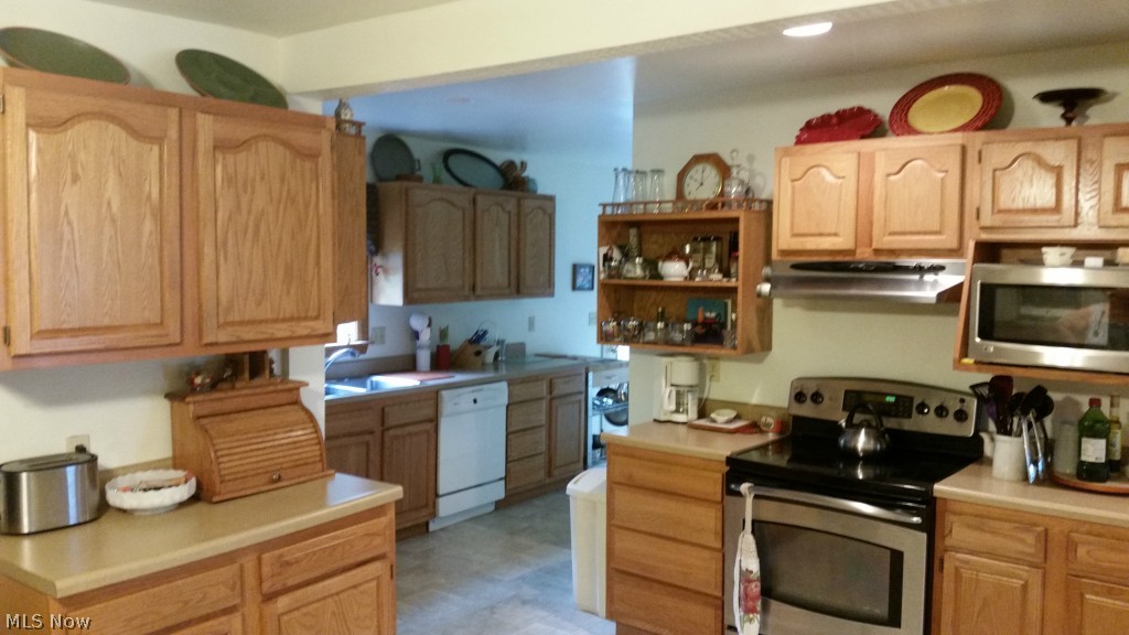 6289 Murray Ridge Road Elyria, OH 44035 - Photo 12 of 17 Gallery Image 12