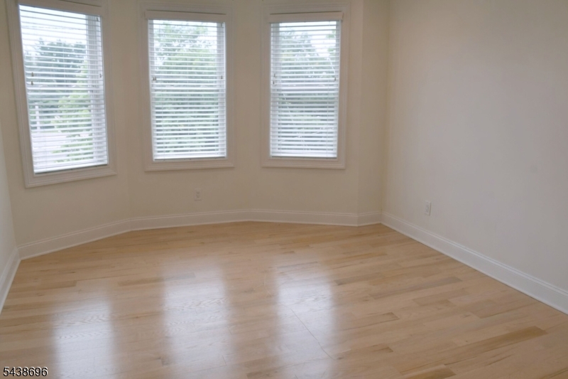 5 Lewis Street Wayne, NJ 07470 - Photo 3 of 12