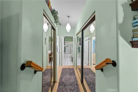 a very nice looking room with a mirror
