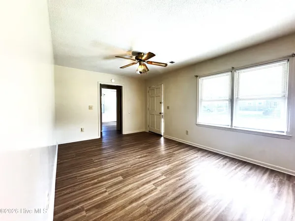 $1,995 | 601 Barclay Hills Drive, Wilmington, NC 28405
