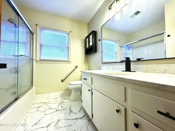$1,995 | 601 Barclay Hills Drive, Wilmington, NC 28405