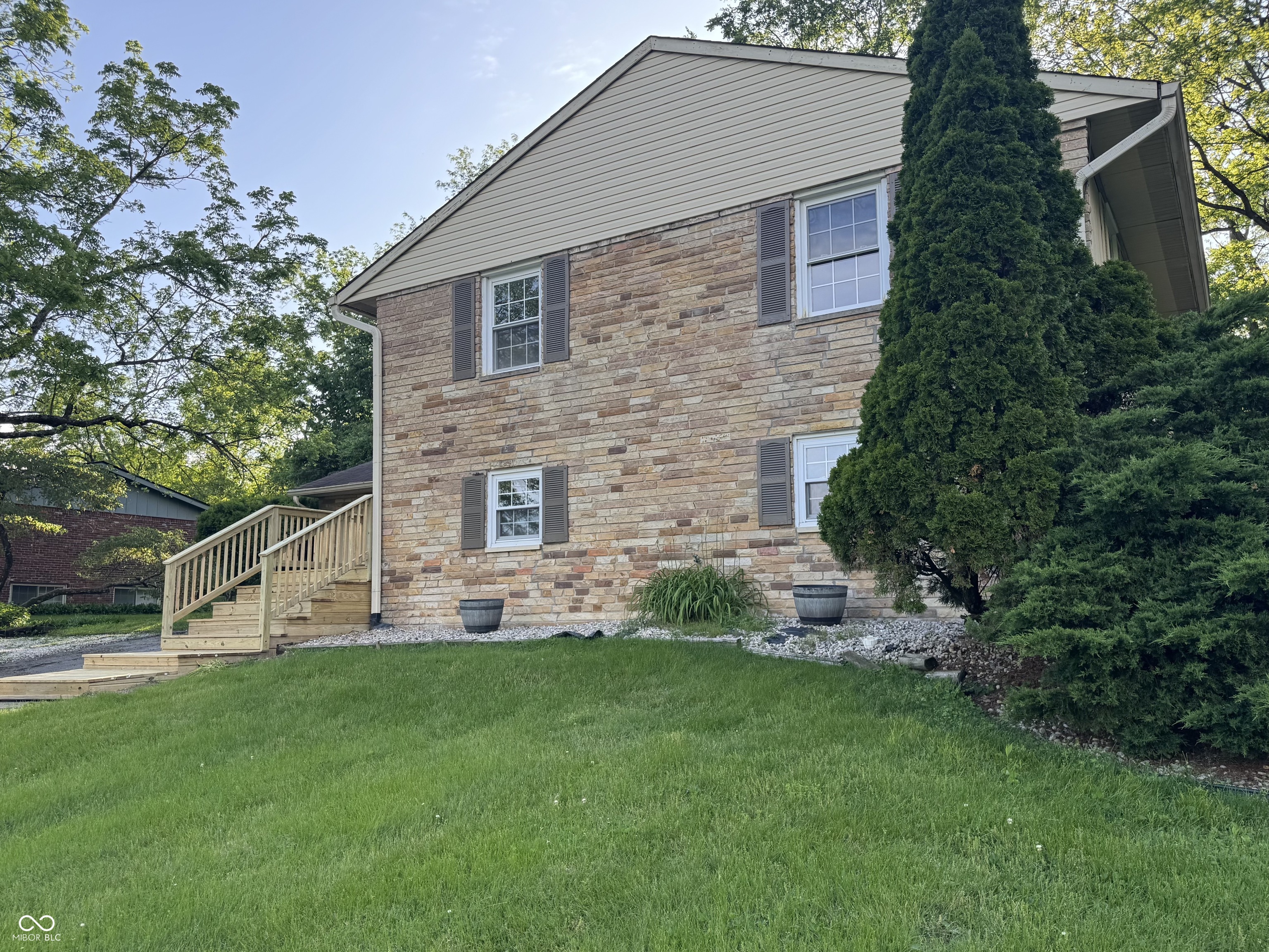 6824 Sargent Road Indianapolis, IN 46256 - Photo 5 of 42