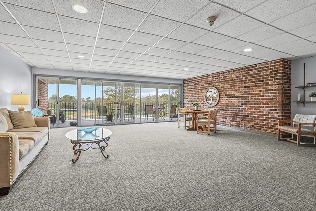 $234,900 | 3913 Saratoga Avenue, Unit G306, Downers Grove, IL 60515