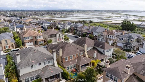 $3,149,000 | 17491 Oakbluffs Lane, Huntington Beach, CA 92649