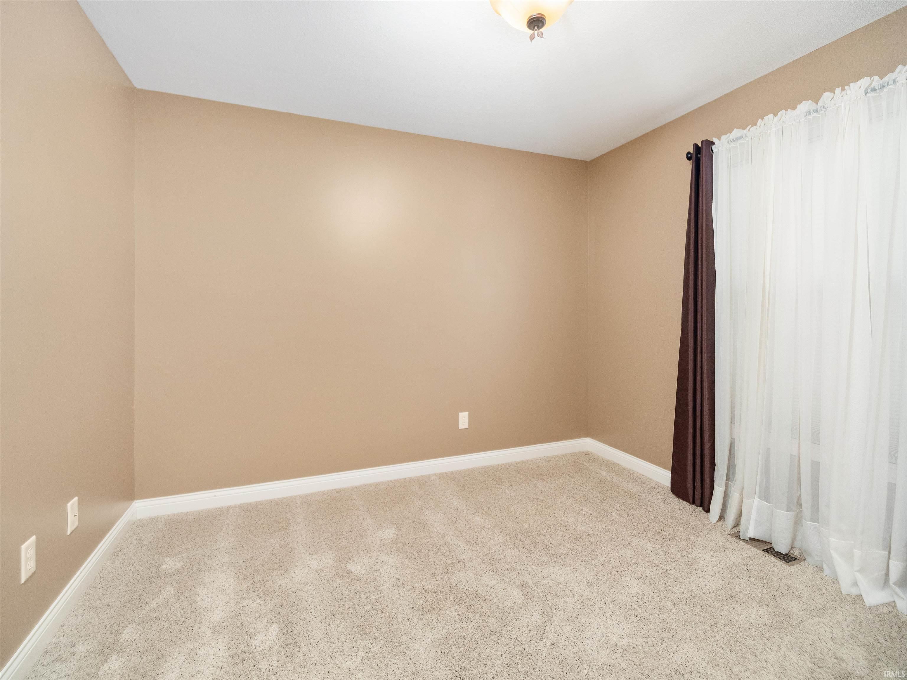 1127 Crocus Lane Fort Wayne, IN 46818 - Photo 32 of 36 Gallery Image 32