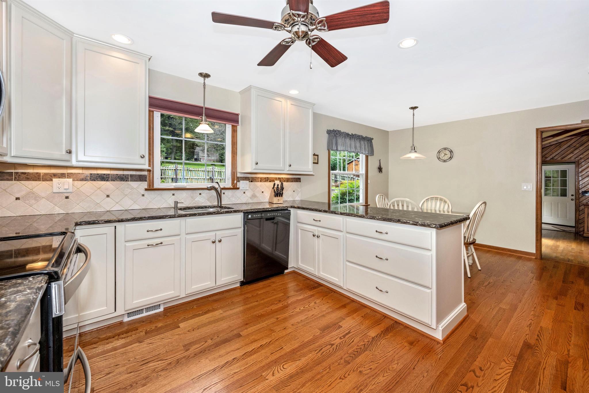 5602 Woodlyn Road Frederick, MD 21703 - Photo 5 of 81 Eat-In Kitchen