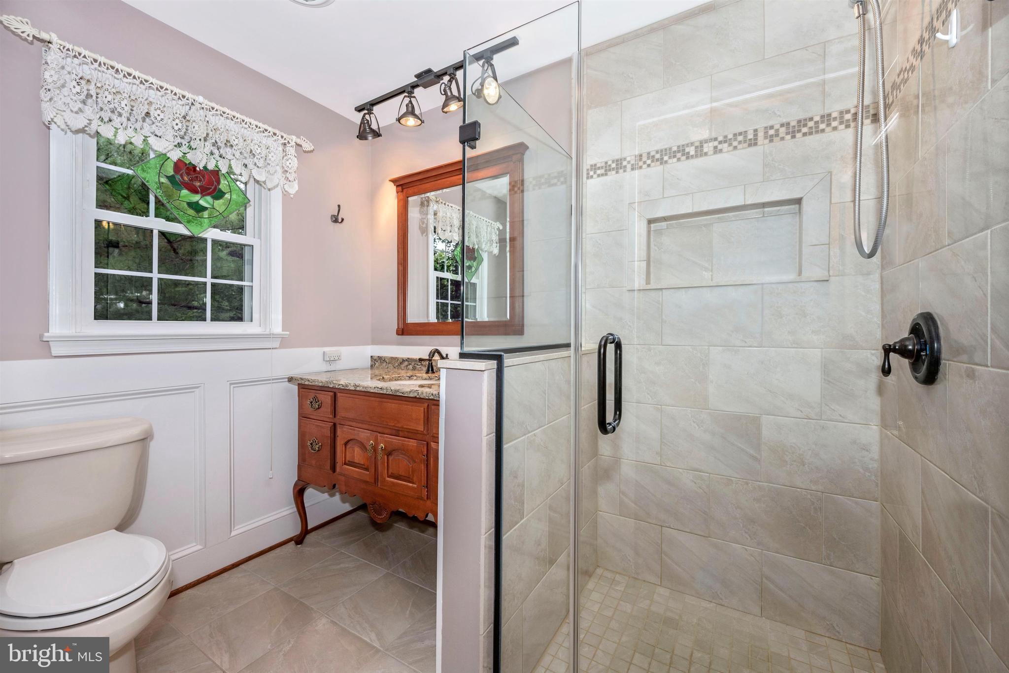 5602 Woodlyn Road Frederick, MD 21703 - Photo 9 of 81 En Suite