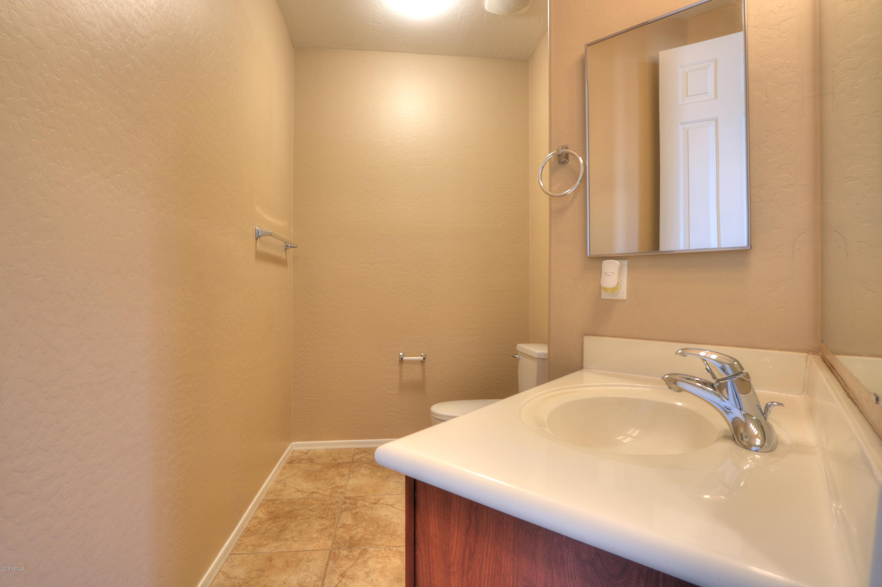 45662 West Mountain View Road Maricopa, AZ 85139 - Photo 23 of 64 Guest Half bath
