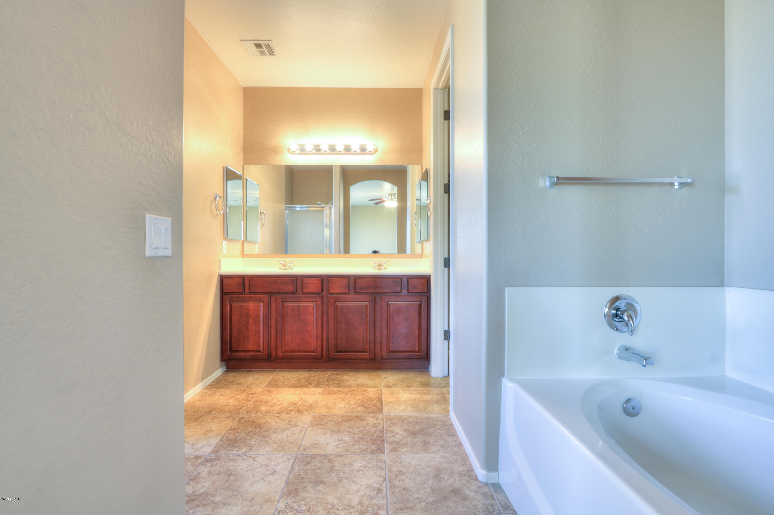 45662 West Mountain View Road Maricopa, AZ 85139 - Photo 49 of 64 Master Bath