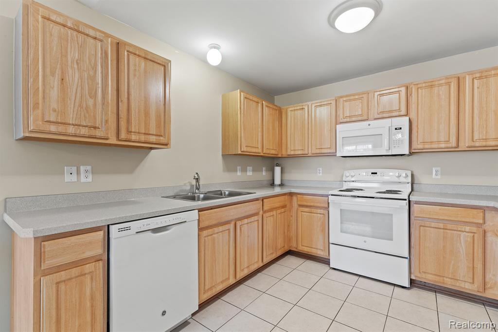 1635 Welland Street Howell, MI 48855 - Photo 15 of 24