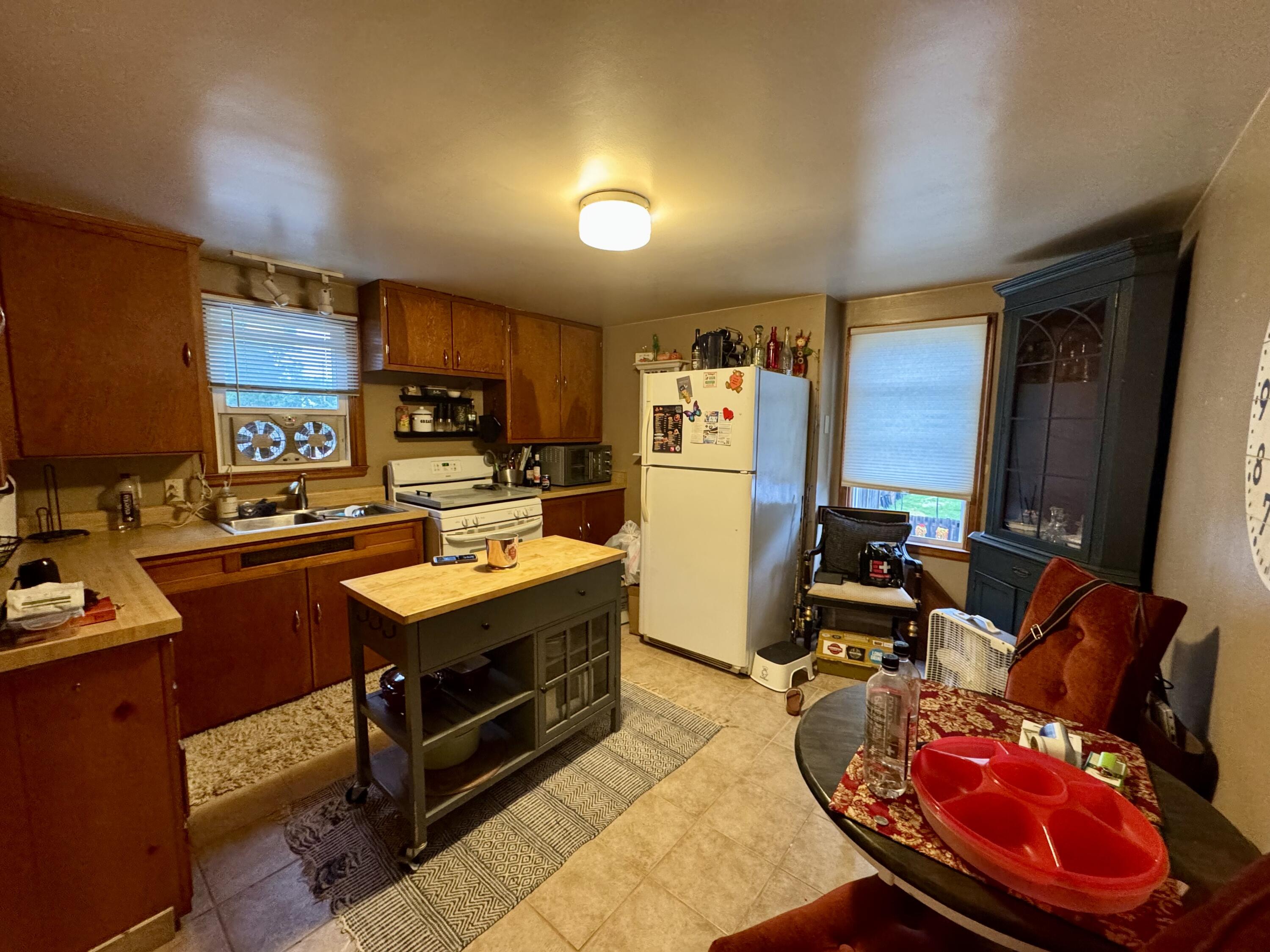 4012 Taft Road Kenosha, WI 53142 - Photo 26 of 34 Upper Kitchen