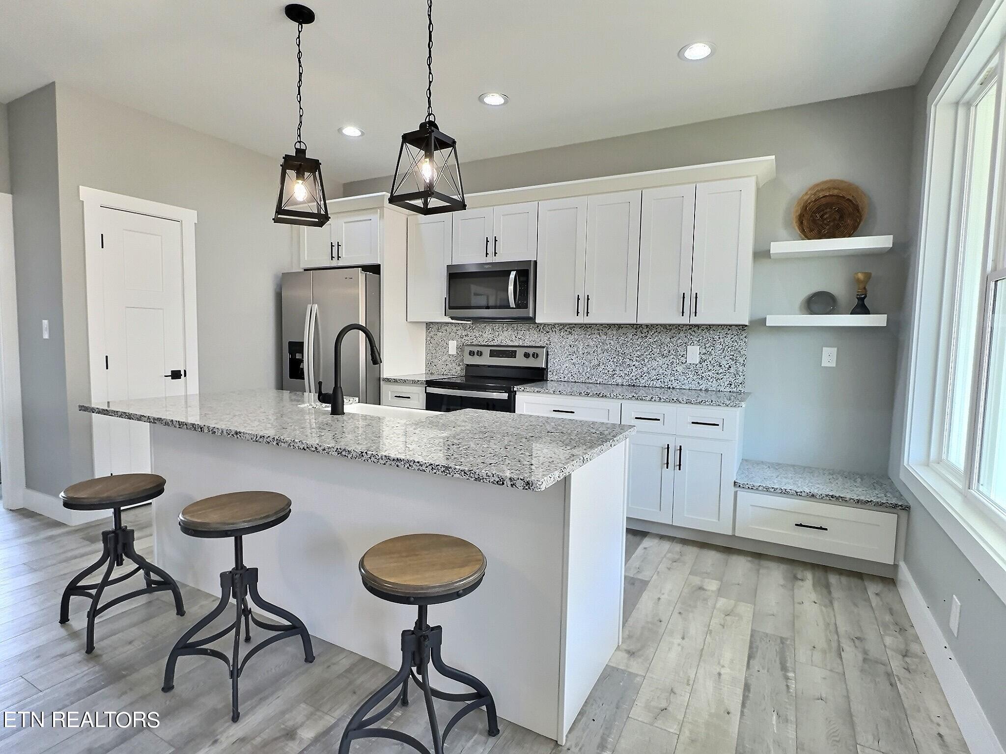 162 Lakeshore Bay Road Jefferson City, TN 37760 - Photo 4 of 22 IMG_3745