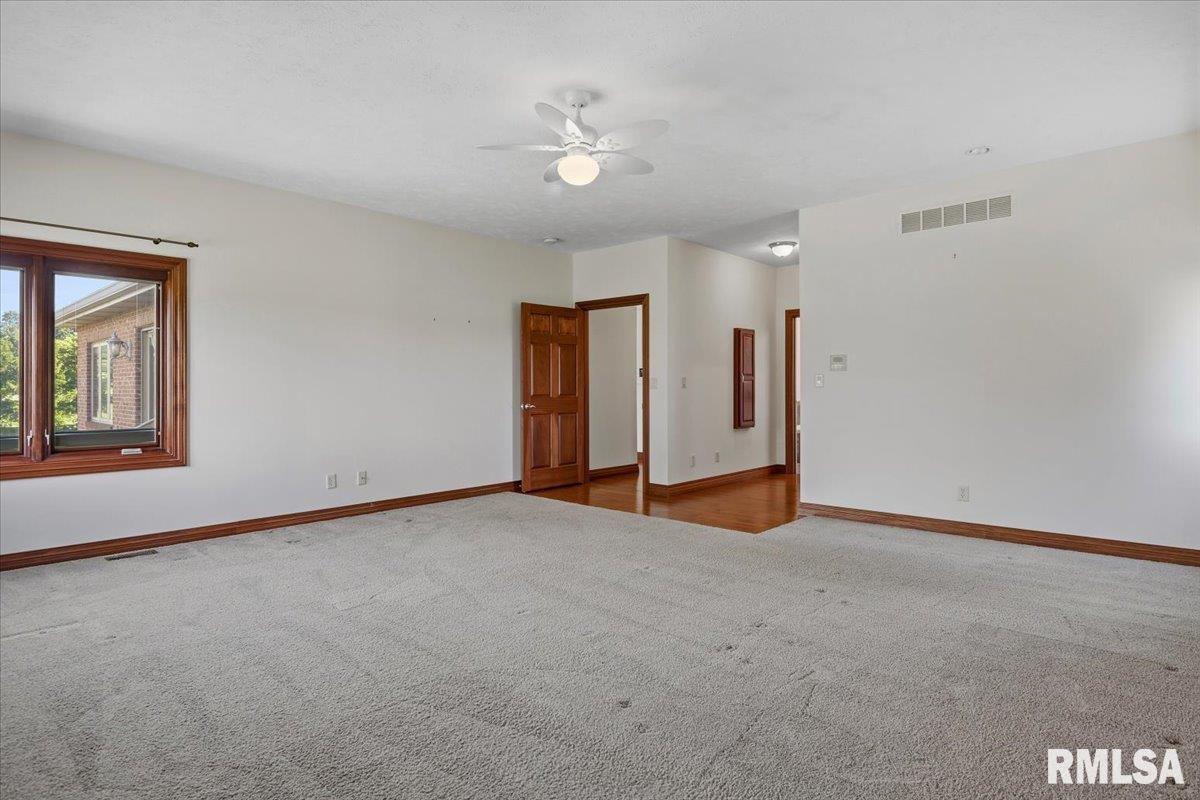 1582 West Autumn Ridge Road Sherman, IL 62707 - Photo 19 of 52