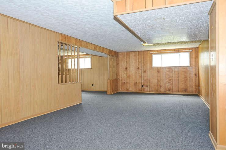 5613 Rathbone Place Springfield, VA 22151 - Photo 15 of 22 an empty room with windows