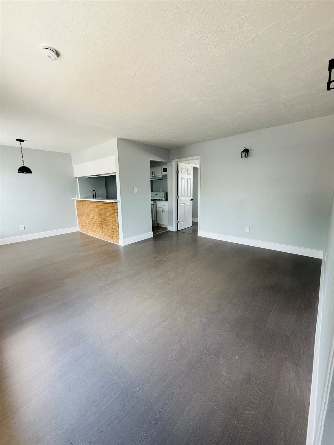 1125 Ann, Unit 4 Pasadena, TX 77506 - Photo 2 of 6 a view of an empty room with a window