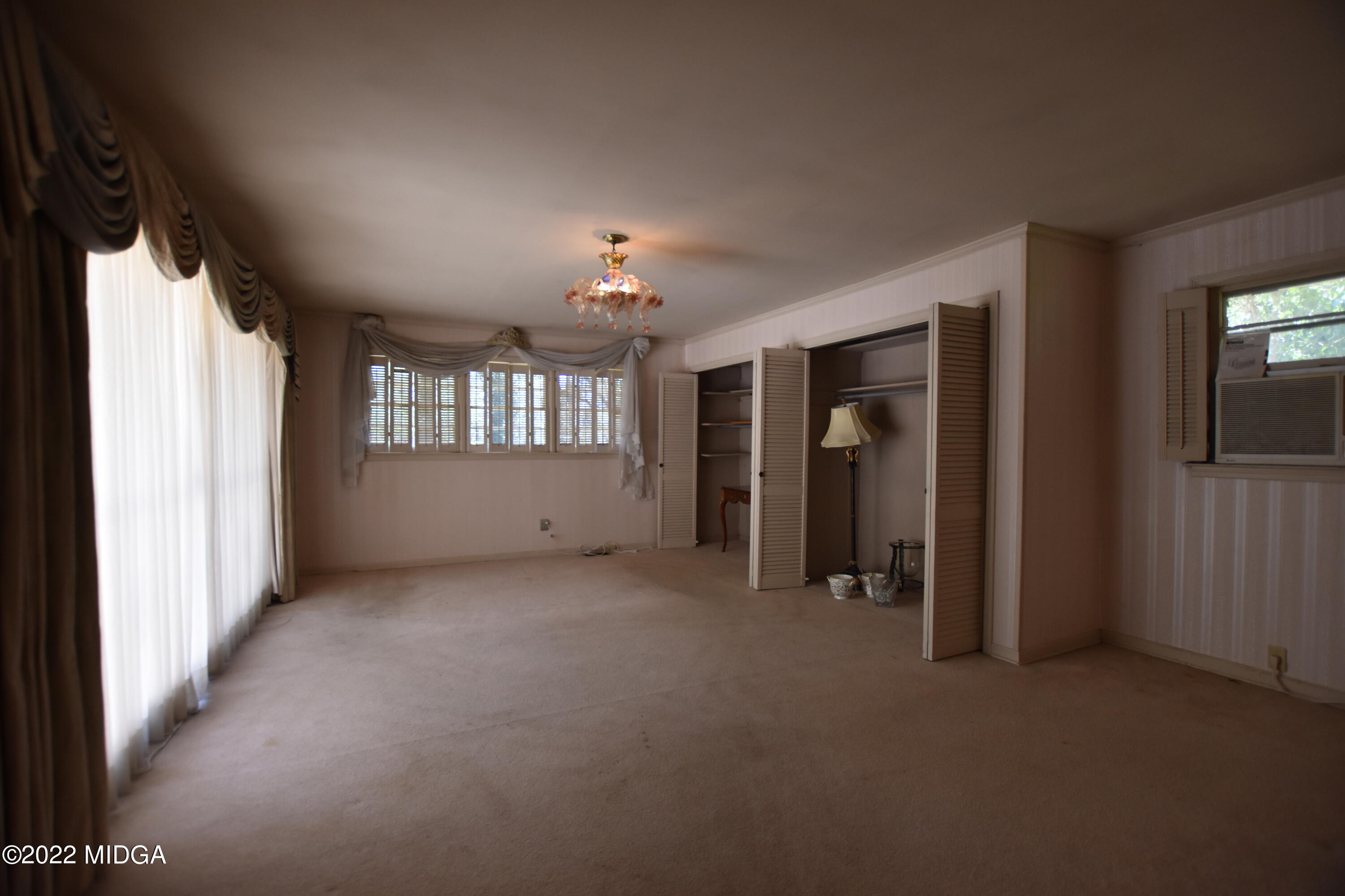 2159 General Winship Drive Macon, GA 31204 - Photo 19 of 31 an empty room with windows and closet