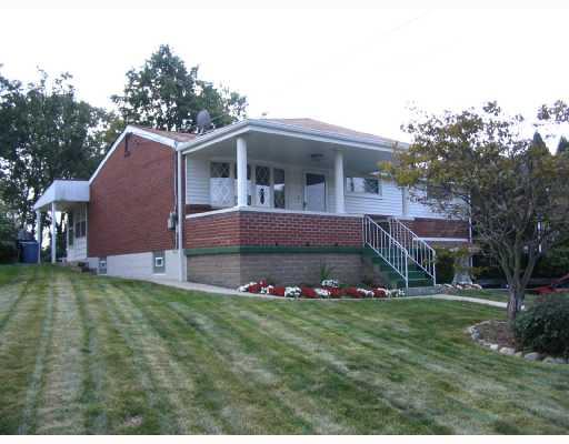 808 Lindsay Road Carnegie, PA 15106 - Photo 1 of 8 Exterior Front.