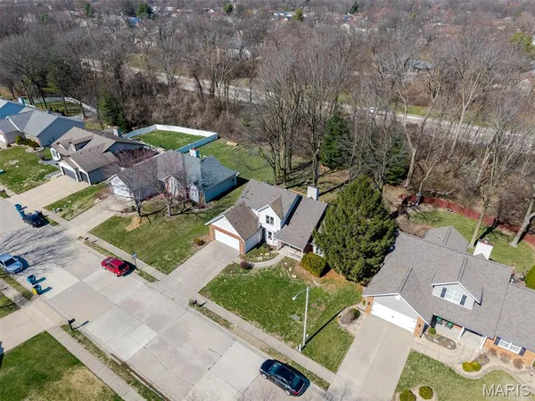 $340,000 | 211 Belden Drive, Edwardsville, IL 62025