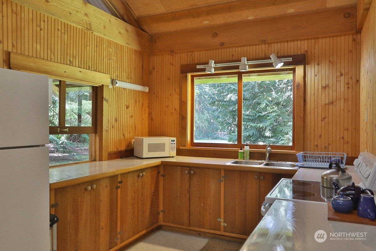 3678 Redtail Lane Clinton, WA 98236 - Photo 37 of 40 Gallery Image 37